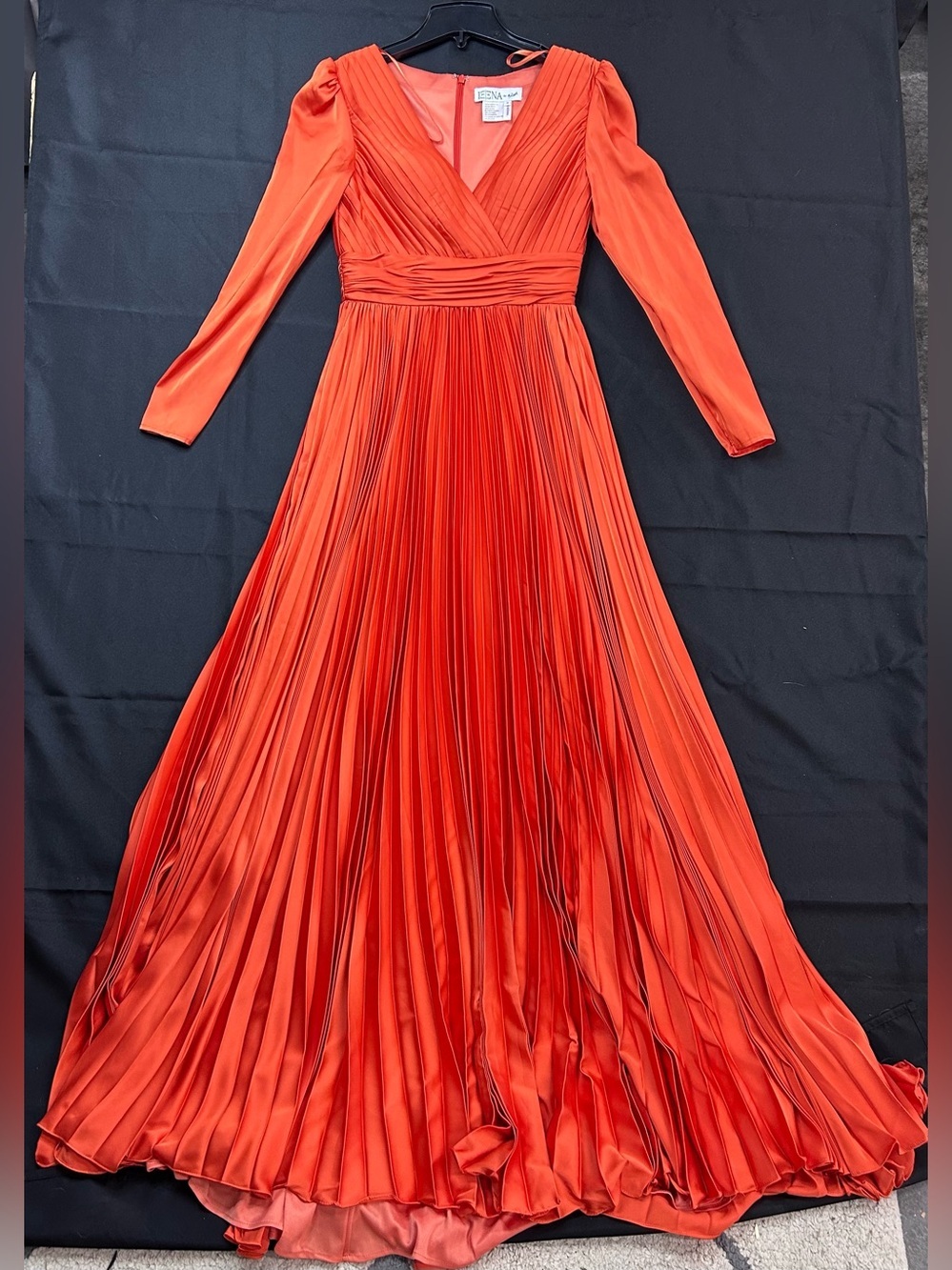 Mac Duggal 26542 NWOT Pleated Long Sleeve V-Neck Gown - Picture 2 of 4
